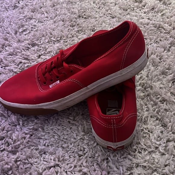 Red vans - Picture 3 of 4